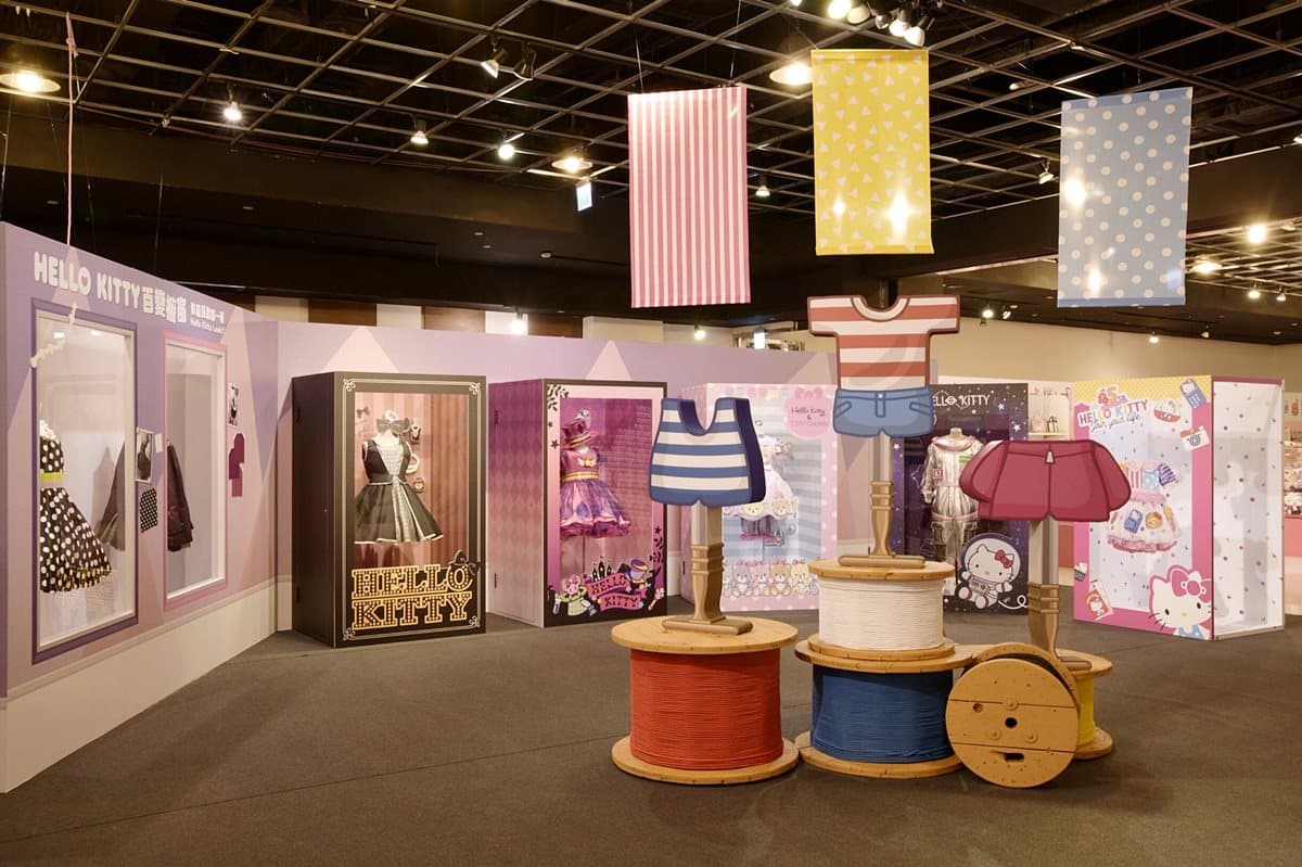 貓迷高雄見！全台首發「Hello Kitty45週年展」，3公尺高Kitty巨型扭蛋機必玩
