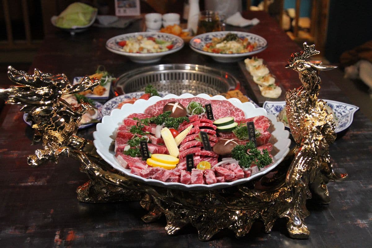【新開店】宮廷風燒肉店用餐5折！來人啊，給本宮來分「皇后」套餐