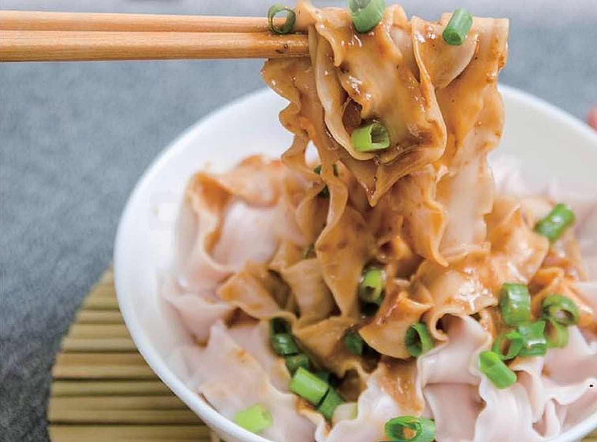 手指點一下《食尚玩家》就能吃好料！超夯千層酥、和牛「乒乓球」免排隊這裡買