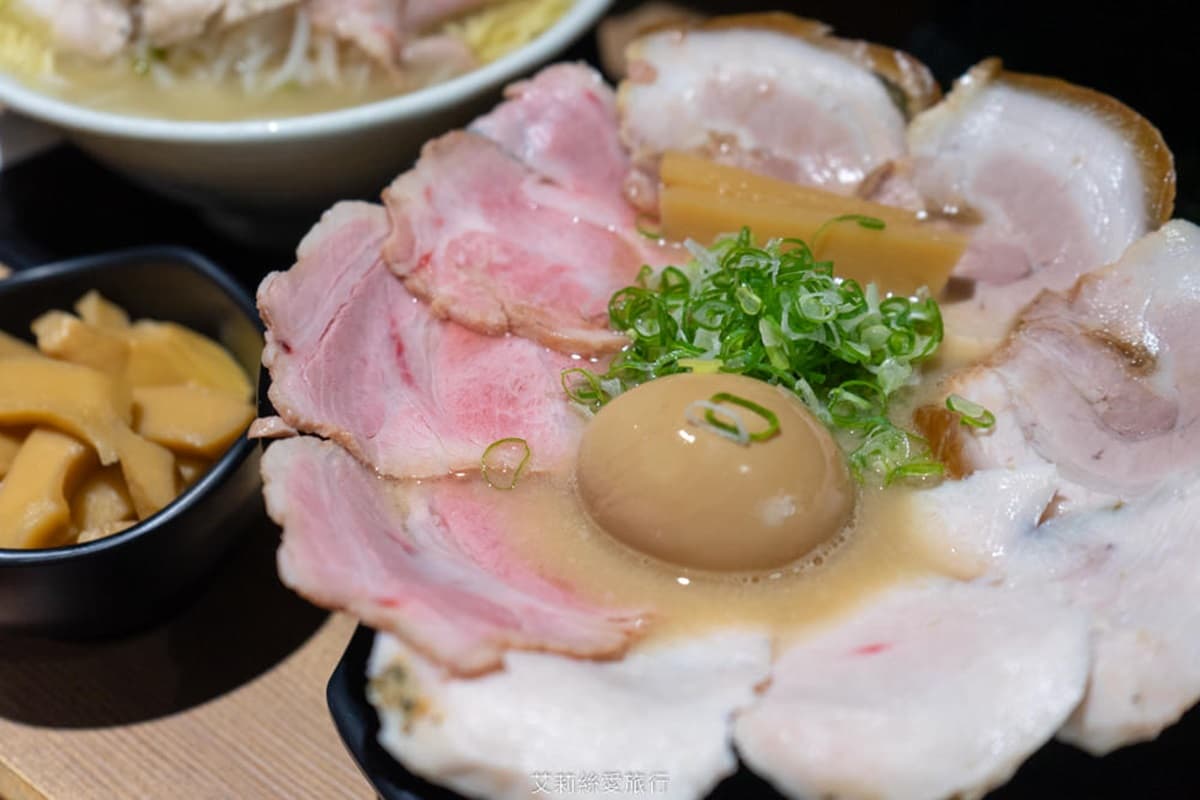 【全台浮誇美食100家】「排骨疊疊樂」vs.「飛龍在天」！北台灣27間視覺系料理大亂鬥
