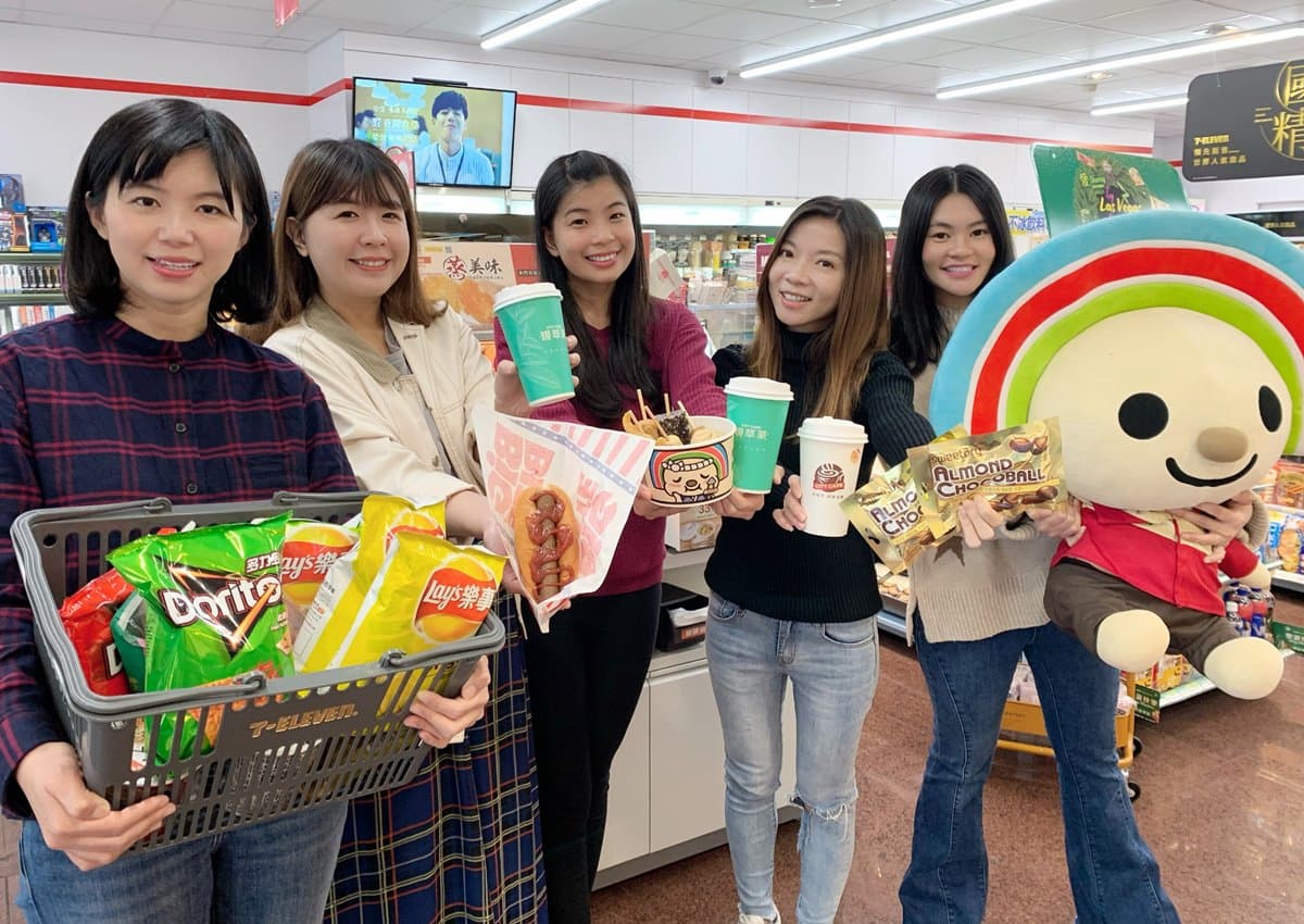 小七吃得到現烤披薩、無骨雞腿排！跨年期間現萃茶「第2杯半價」