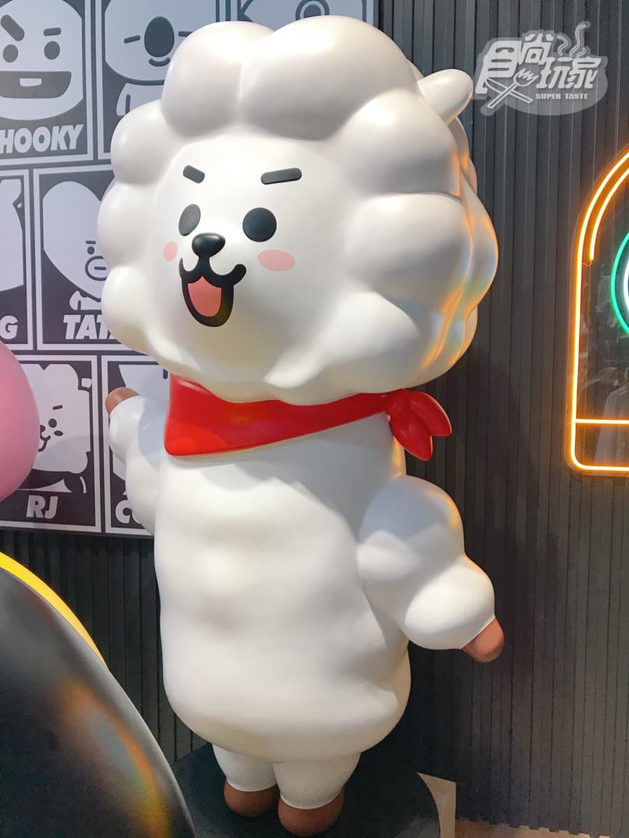 粉絲快衝!LINE FRIENDS潮玩限定店,全台最大BT21公仔、七大角色一起拍 粉絲快衝!LINE FRIENDS潮玩限定店,全台最大BT21公仔、七大角色一起拍