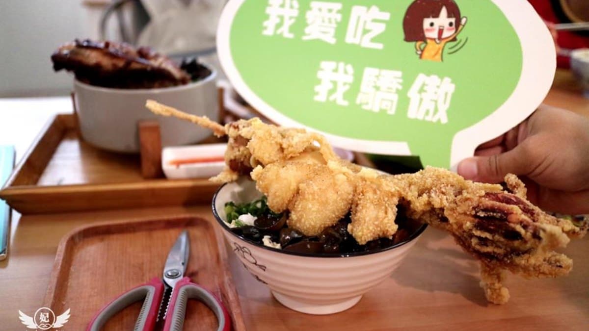 我的老天鵝！巨無霸「酥炸鮮魷丼飯」「戰斧豬排」、爆量「燒肉炒飯」，快衝台中這3家