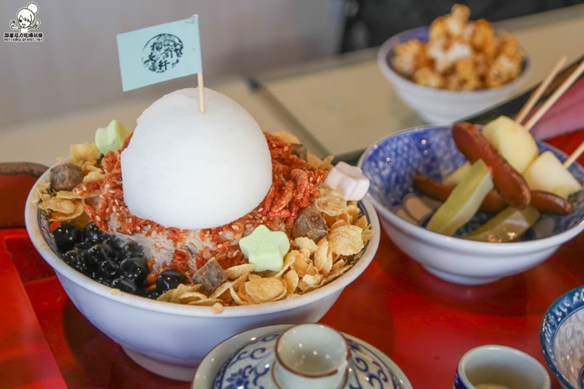 有夠鬧「混搭系美食」就吃這4家：海鮮剉冰、蚵仔雞蛋糕、扣肉飯吐司