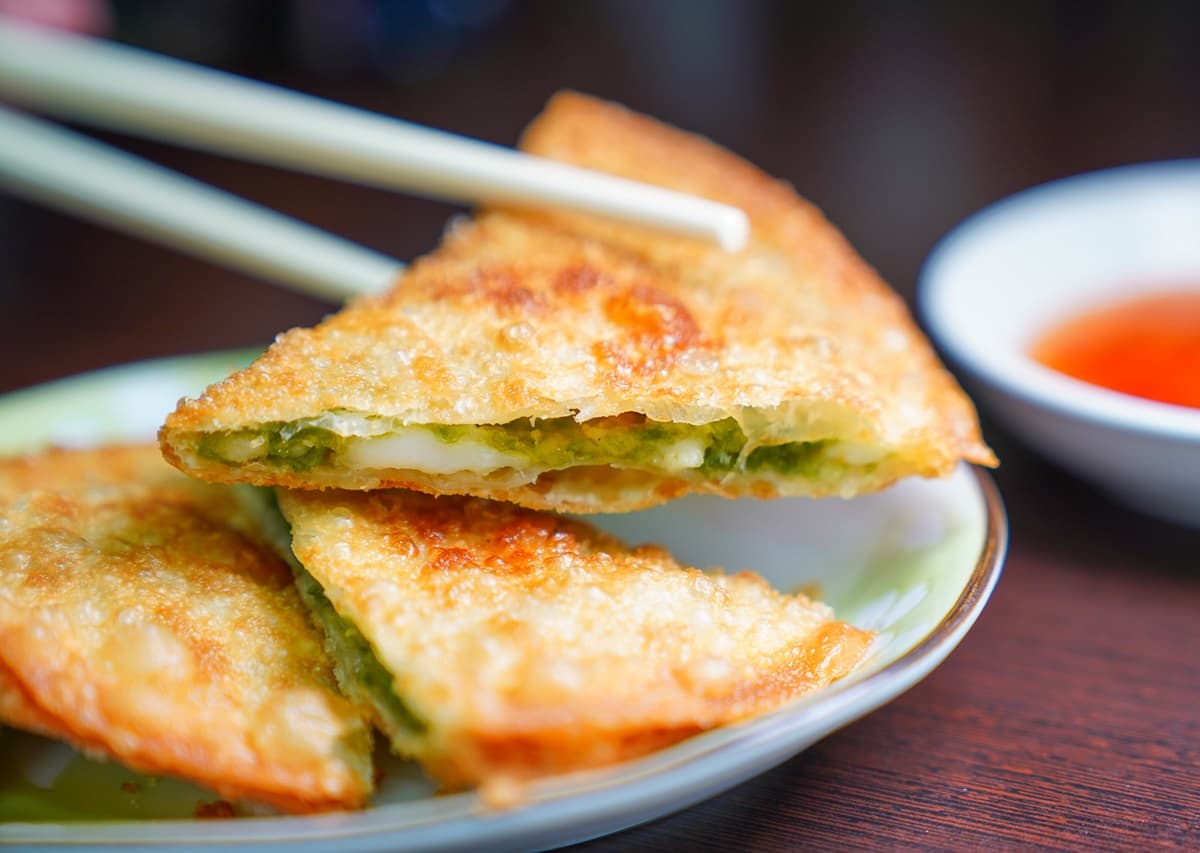 少女心冒煙了！海味小吃店「粉紅仙人掌粥」IG暴紅，內行推配「鹹蛋黃芋泥丸」