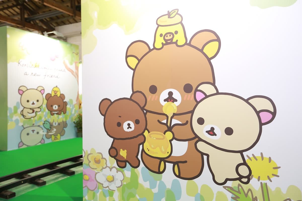 2公尺拉拉熊公仔等你拍！「拉拉熊懶萌日常展」5大展區：坐火車、變裝秀