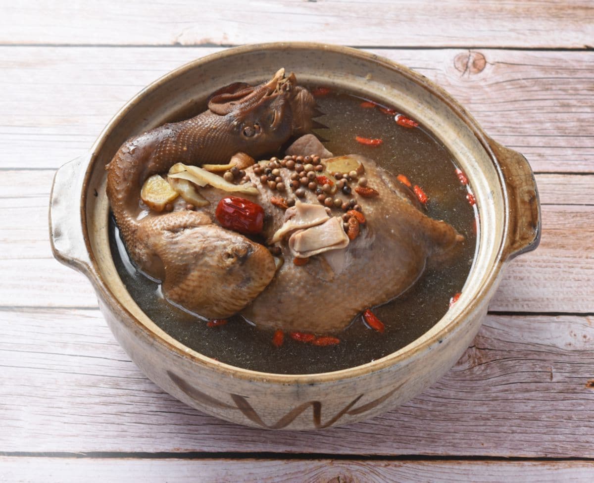 年夜飯「鍋物」最方便！麻辣鍋套餐、功夫雞湯、海鮮鍋，2至4人799起