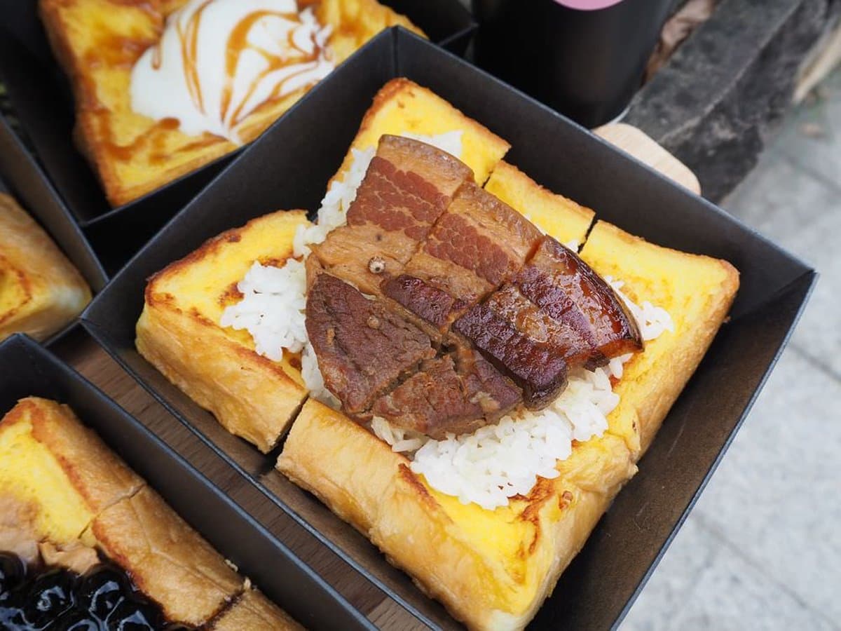 有夠鬧「混搭系美食」就吃這4家：海鮮剉冰、蚵仔雞蛋糕、扣肉飯吐司
