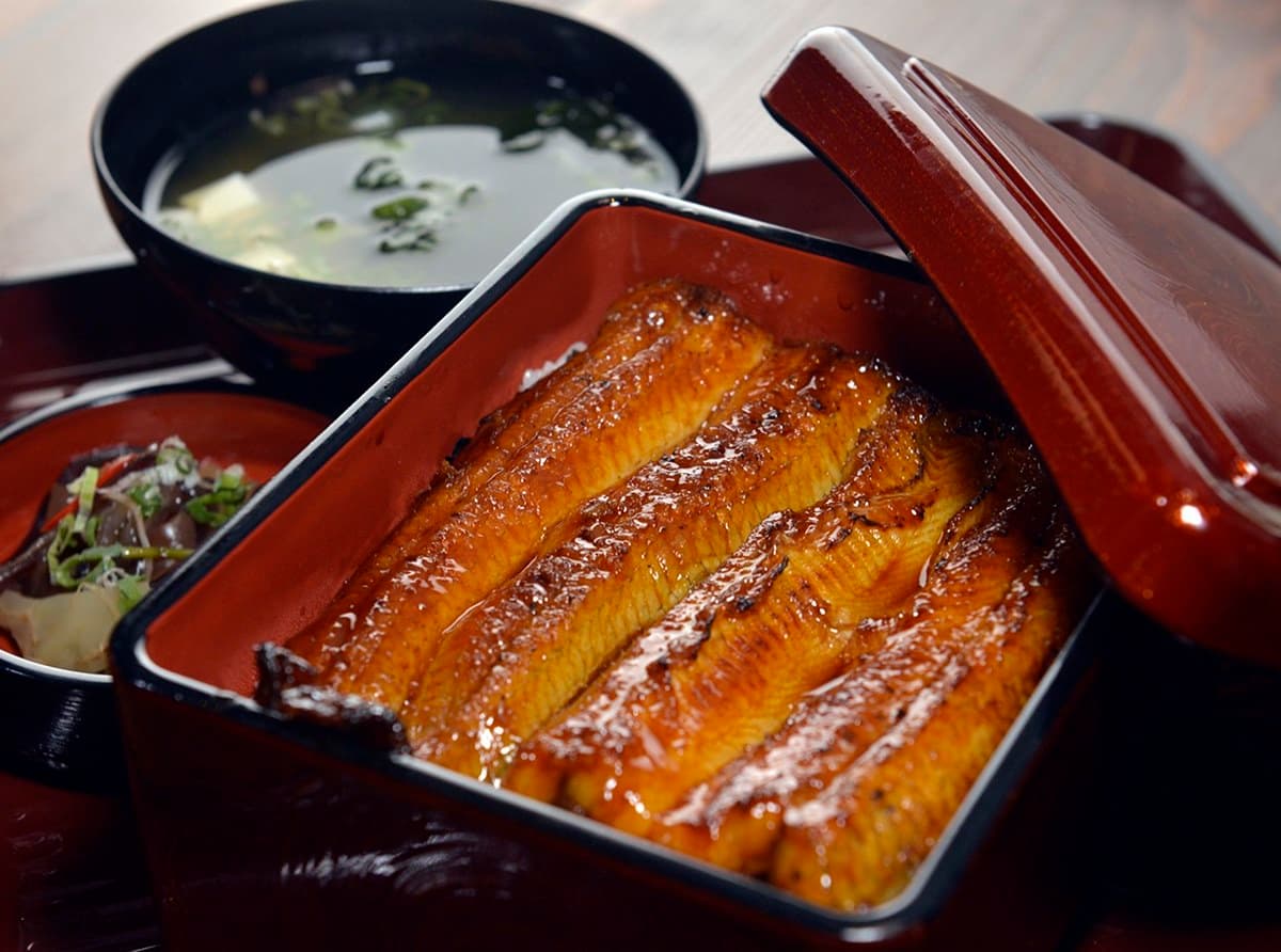 你愛哪一味?北中南6家厲害鰻魚飯:巨無霸握壽司、鰻魚飯4吃、限量霸王丼 你愛哪一味?北中南6家厲害鰻魚飯:巨無霸握壽司、鰻魚飯4吃、限量霸王丼