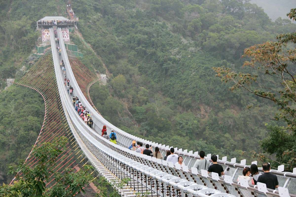 IG搶打卡！全台７大超好拍祕境吊橋：全台最長「天空步道」、壯觀百步蛇護欄