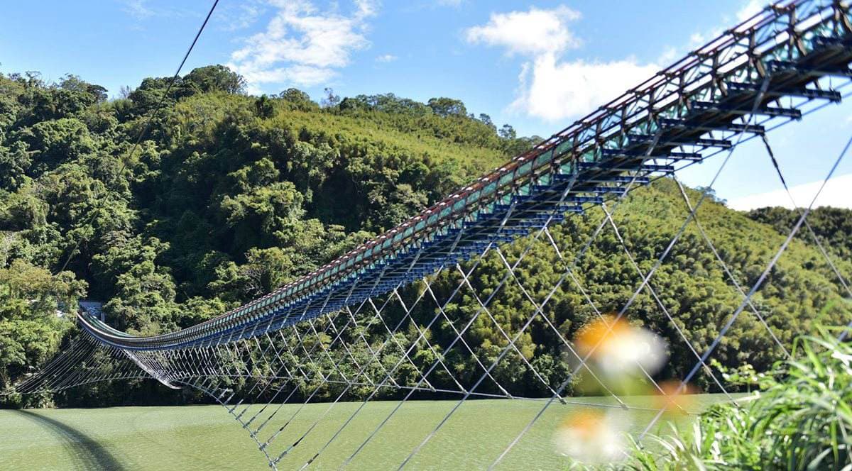 IG搶打卡！全台７大超好拍祕境吊橋：全台最長「天空步道」、壯觀百步蛇護欄