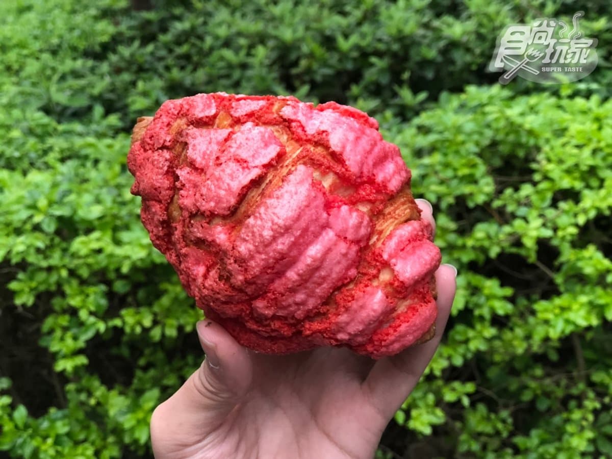 這個很可以！八月堂5款新年限定，不管是花生、芝麻、芋泥通通爆餡