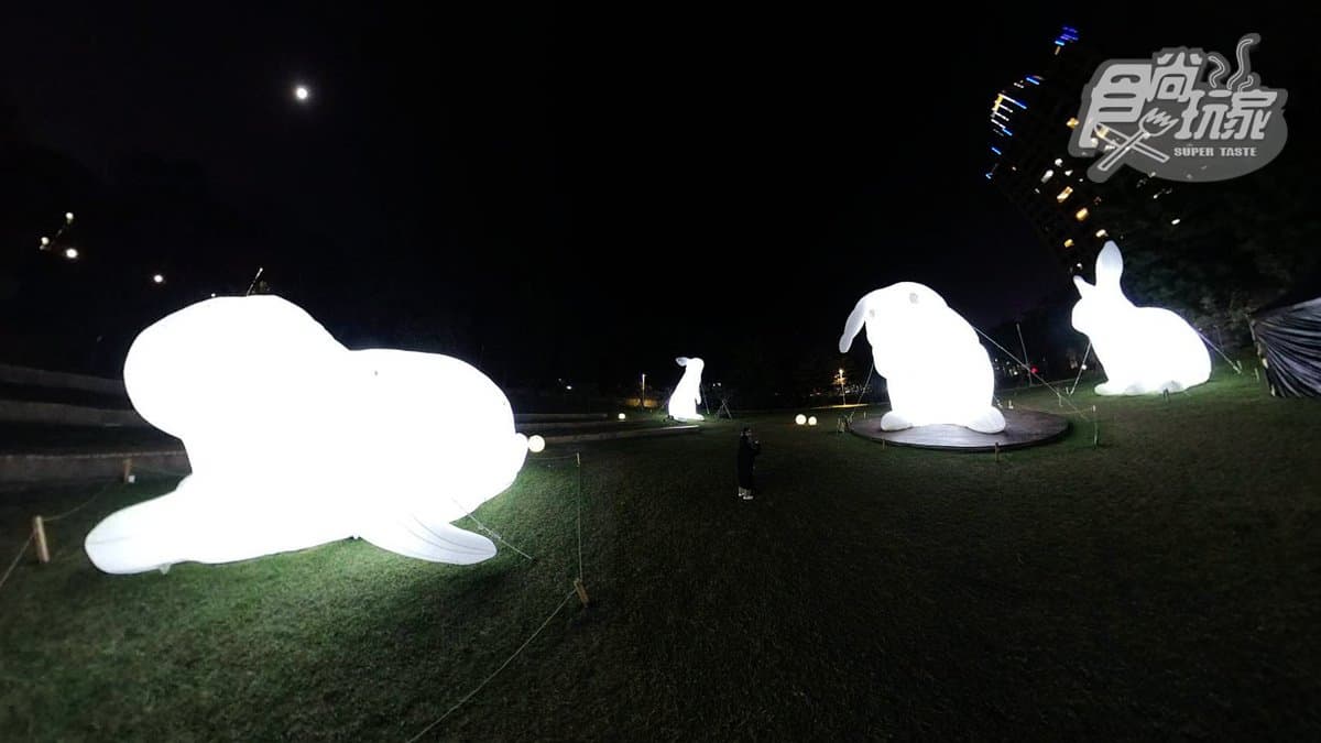 老鼠在這「躲貓貓」，草地上還有發光超大白兔，新竹燈會必拍這10點