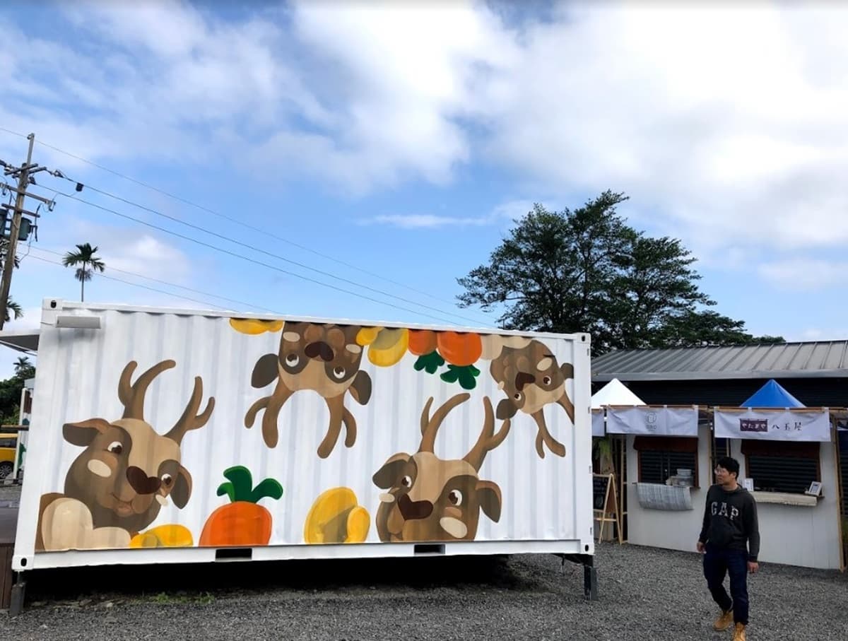 「台版奈良」再升級！全新「網美市集」餵鹿前先吃飽，還有斑比貨櫃可拍