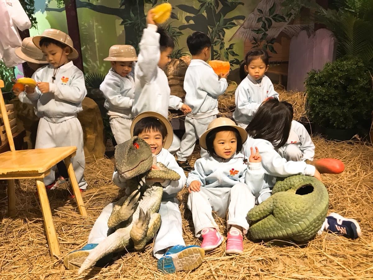 坐4公尺暴龍拍照!「恐龍大鬧兒童新樂園」特展,餵食恐龍玩闖關遊戲 坐4公尺暴龍拍照!「恐龍大鬧兒童新樂園」特展,餵食恐龍玩闖關遊戲