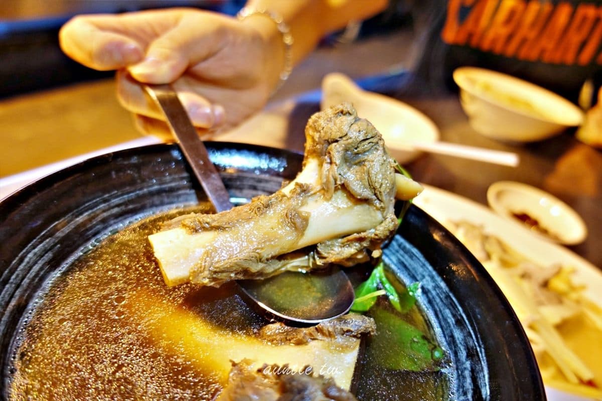 桃園、中壢、龍潭12家超有哏美食:冷吃「牛汶水」、《本草綱目》排骨酥、蛋花米干 桃園、中壢、龍潭12家超有哏美食:冷吃「牛汶水」、《本草綱目》排骨酥、蛋花米干