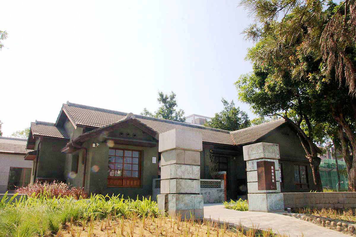 走春遊台南，新開放「水交社」找懷舊眷村味、賞千顆燈籠海、吃柴犬糰子