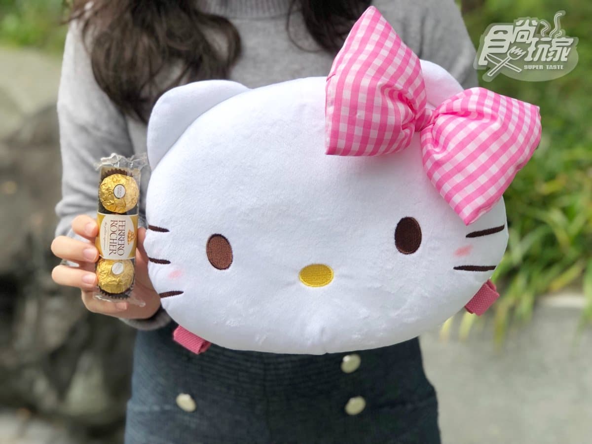 快衝小七！4款金莎情人節限定先搶Hello Kitty後背包，還能當抱枕