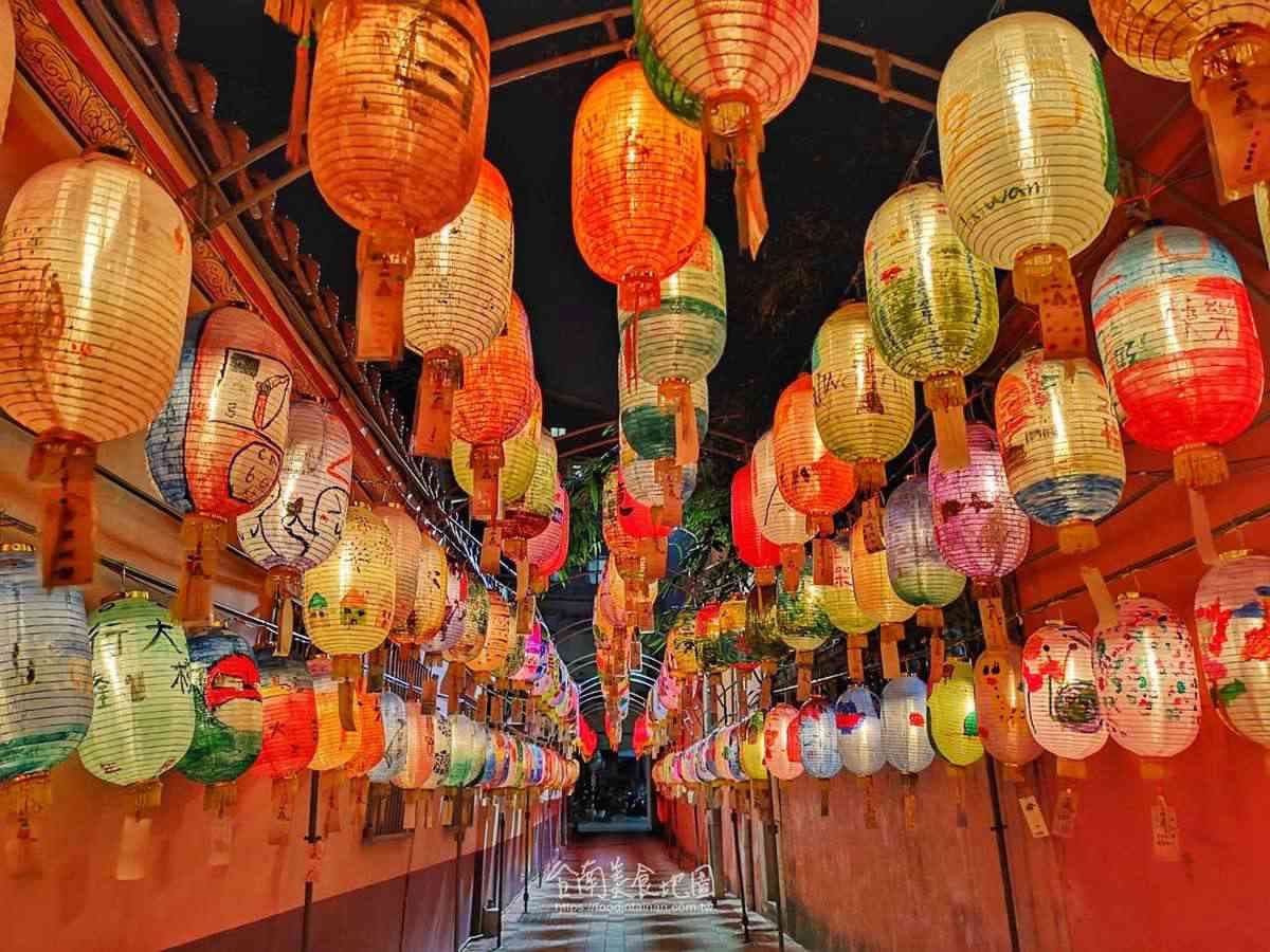 看燈會衝台南！「神農街花燈」處處是網美牆，「成功燈會」找Q版國姓爺燈籠 