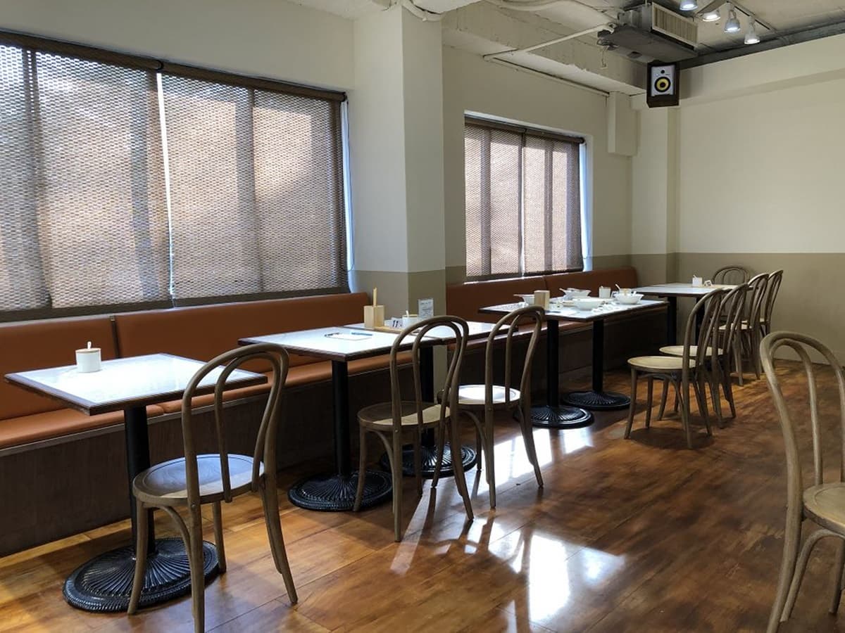 【新開店】泰國傳統水上美食「黑湯船麵」現身台南，血大骨熬出「黑濃香湯」是亮點
