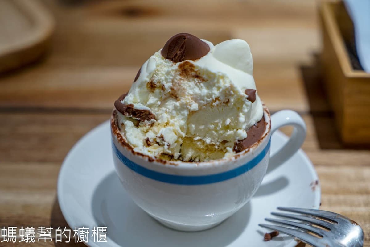 【新開店】貓奴淪陷!激萌「奶泡貓咖啡」笑泡提拉米蘇浴,3層樓滿滿貓超好拍 【新開店】貓奴淪陷!激萌「奶泡貓咖啡」笑泡提拉米蘇浴,3層樓滿滿貓超好拍