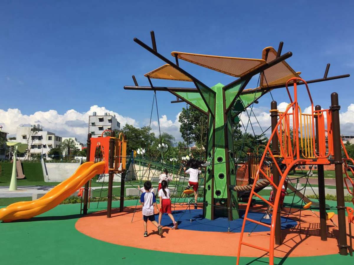 屏東新共融公園發現「傑克樹屋」,6種溜滑梯、沙坑、飛翔滑軌太好玩 屏東新共融公園發現「傑克樹屋」,6種溜滑梯、沙坑、飛翔滑軌太好玩