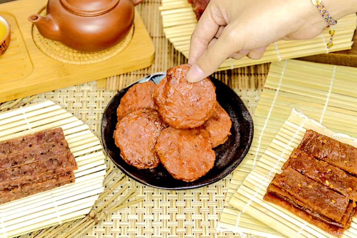 內行人的口袋名單!台中10大伴手禮:草莓蛋糕盒子、愛心千層蛋捲、芋頭豆腐乳 內行人的口袋名單!台中10大伴手禮:草莓蛋糕盒子、愛心千層蛋捲、芋頭豆腐乳