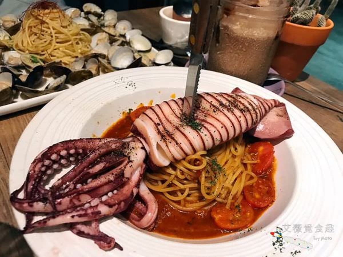 IG熱搜!台中7家「美拍系」早午餐:挑高玻璃屋、卡車餐桌、雲朵天花板 IG熱搜!台中7家「美拍系」早午餐:挑高玻璃屋、卡車餐桌、雲朵天花板