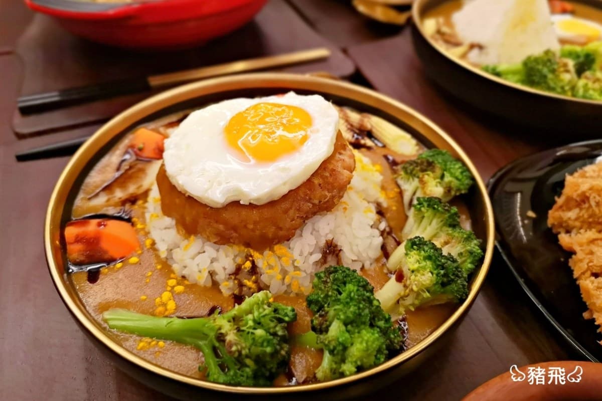 嘉義72年老屋咖哩店！阿里山日出變咖哩飯，還能泡腳吃甜點