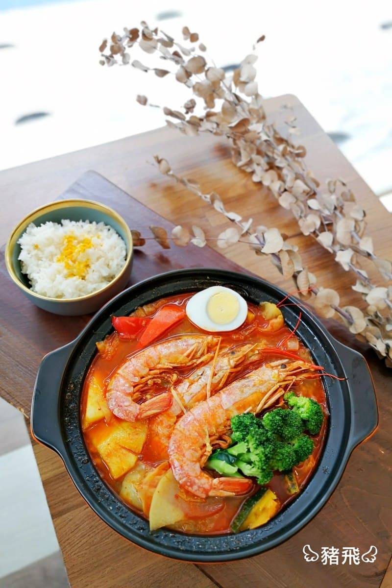 嘉義72年老屋咖哩店！阿里山日出變咖哩飯，還能泡腳吃甜點