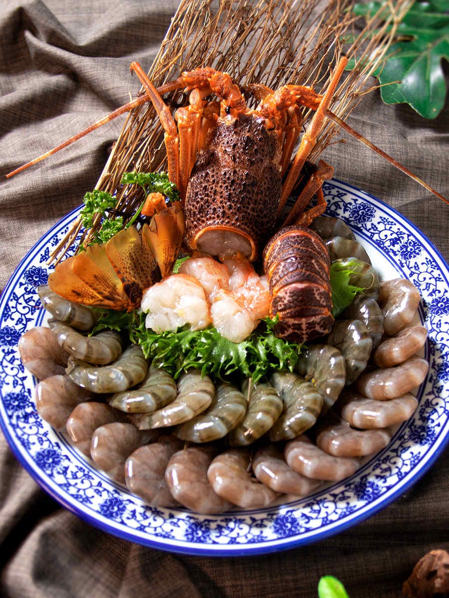 2/29生日的人才有！29隻蝦只要29元、用餐5折、送龍蝦，還有200元吃到飽