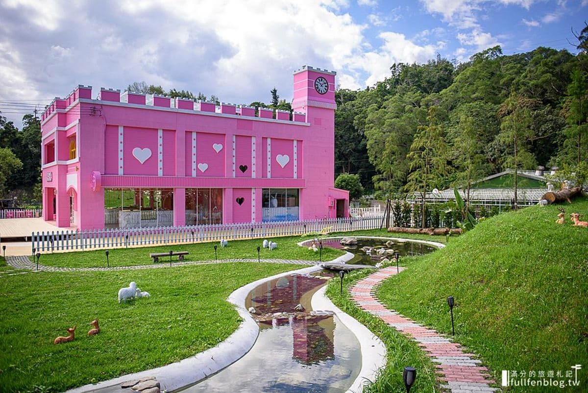 台版《魔戒》場景!美拍5大夢幻「哈比屋」小村,還能逛粉紅城堡、彩虹階梯 台版《魔戒》場景!美拍5大夢幻「哈比屋」小村,還能逛粉紅城堡、彩虹階梯