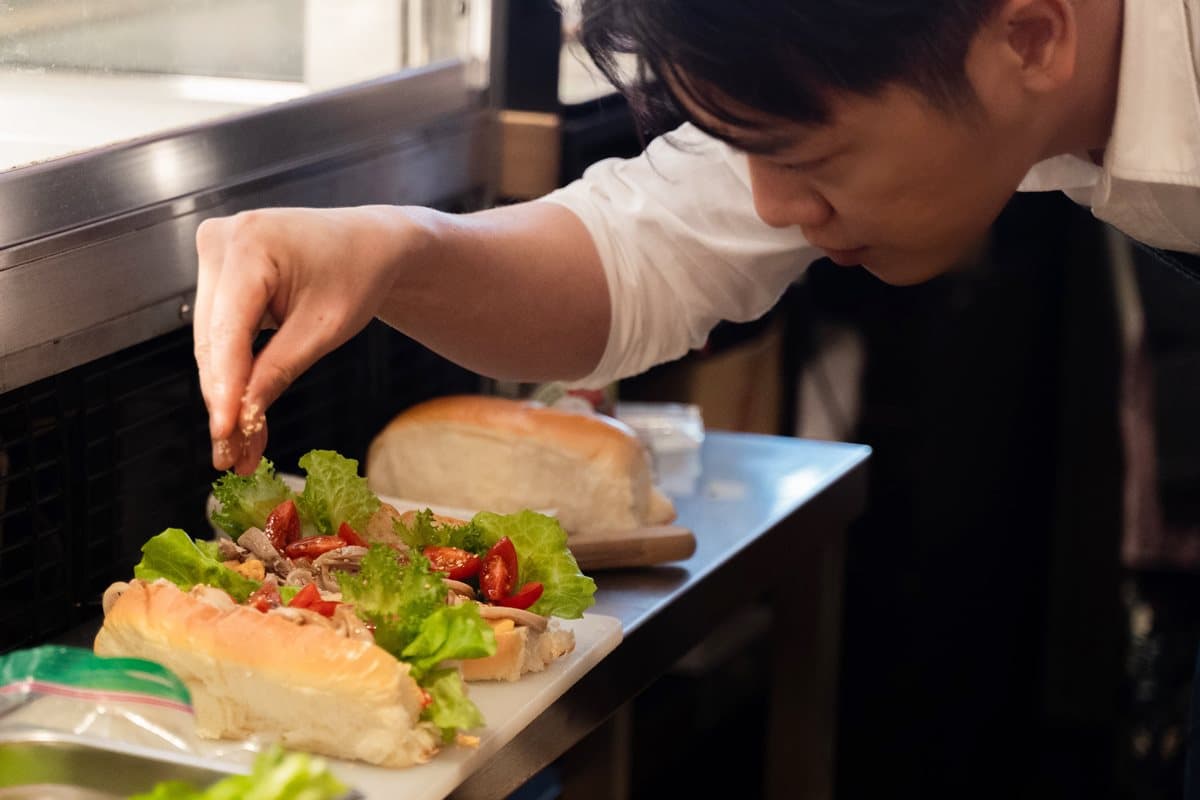 下午很適合來一份！超有味「醉雞麵包」，只在這家文青雜貨品牌開賣