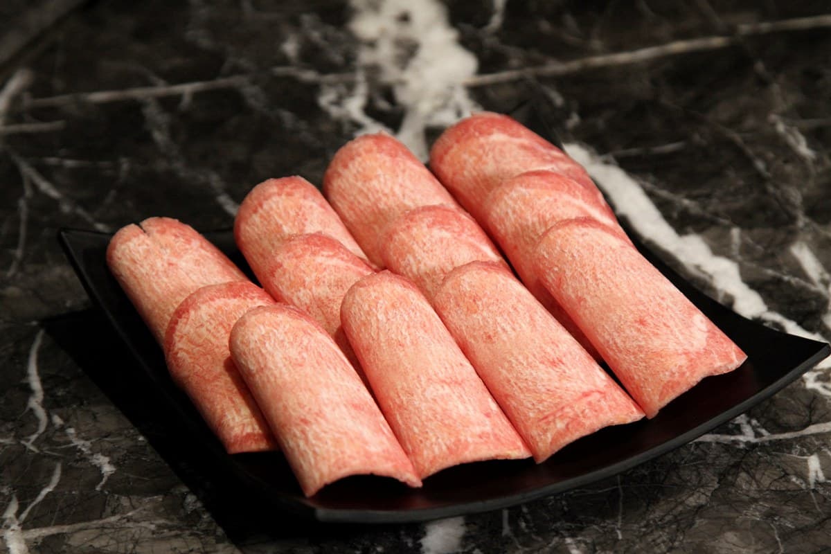 【新開店】獨創魷魚螺肉蒜鍋底！超狂鍋物吃到飽558元起，和牛、牛舌任你吃