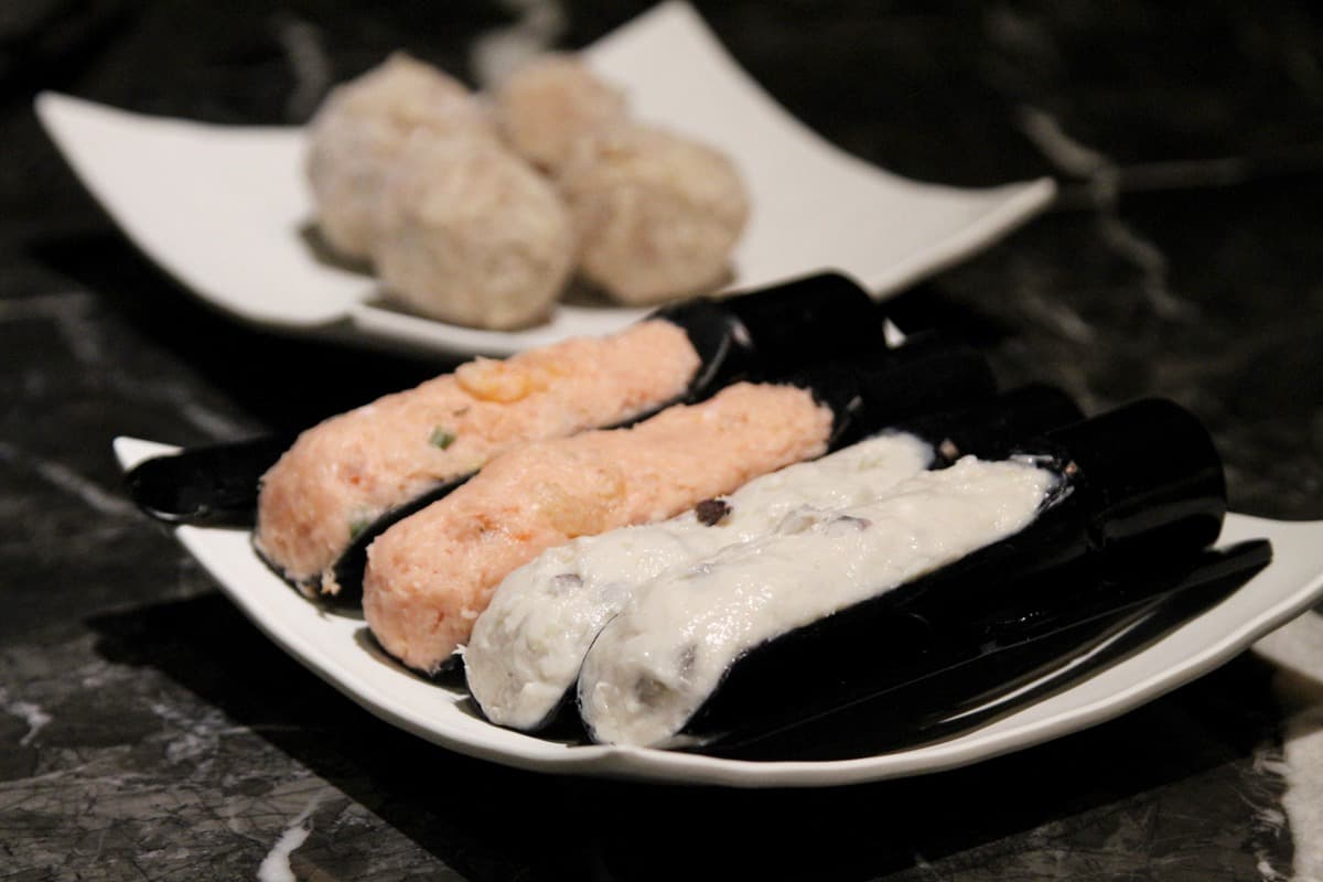 【新開店】獨創魷魚螺肉蒜鍋底！超狂鍋物吃到飽558元起，和牛、牛舌任你吃