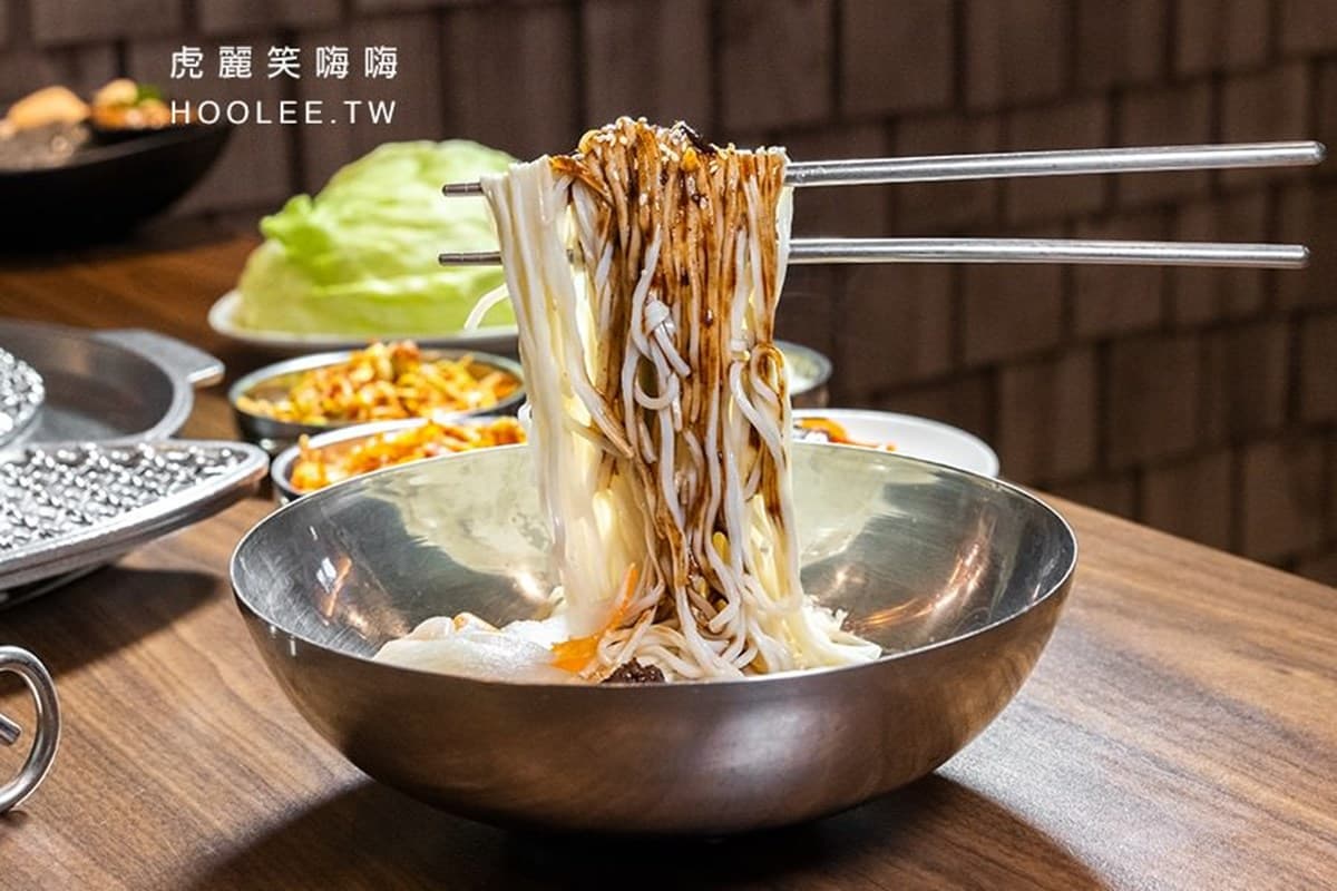 去不了韓國就來這裡！高雄6間韓式創意料理：告白系辣炒雞排、漂浮炸醬麵