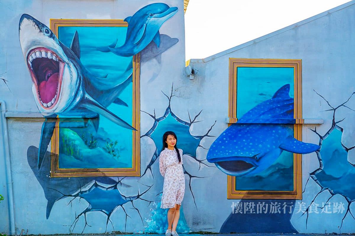 抹香鯨大戰烏賊！海底世界3D彩繪村嘉義才有，蚵仔變身獨眼龍海盜