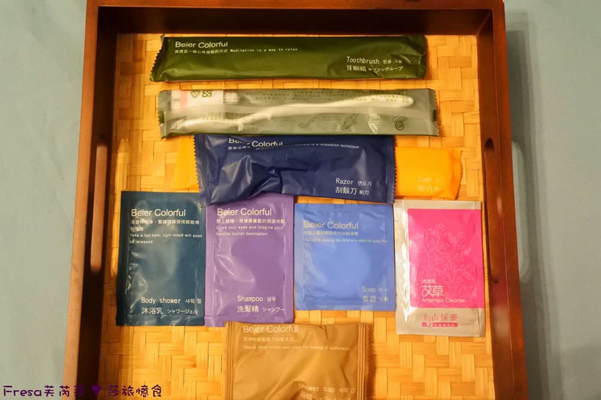 台南百年神農街住一晚!奇幻老宅藏「紫藤花海」,復古窗花、旋轉梯夢回美好時代 台南百年神農街住一晚!奇幻老宅藏「紫藤花海」,復古窗花、旋轉梯夢回美好時代