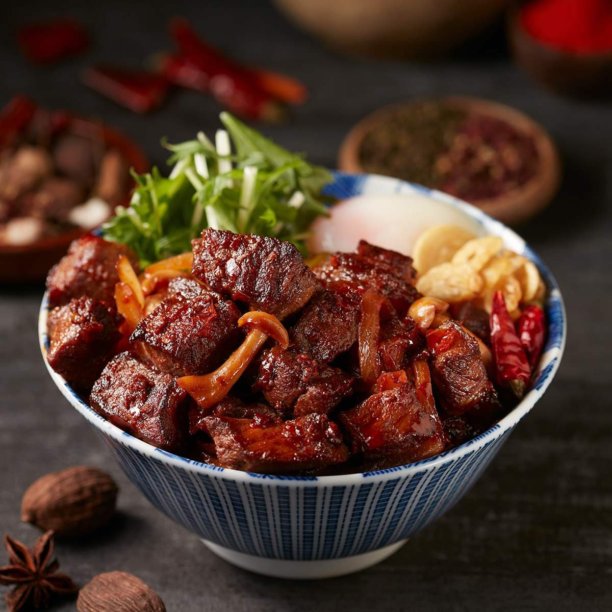 挑戰愛吃辣的你！「鼎旺麻辣鍋」加持的燒肉丼，期間限定只賣53天