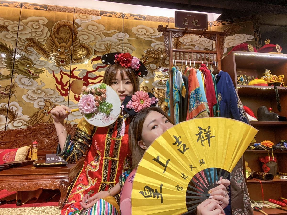 帶阿祖免費嗑95隻藍鑽蝦！巨大龍蝦百元開吃，8/15前爸爸幾歲就送幾隻蝦