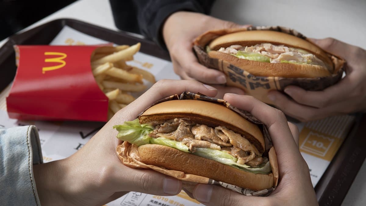 打卡6,000個免費吃！麥當勞推2款「長堡系列」，首推薑燒豬肉口味