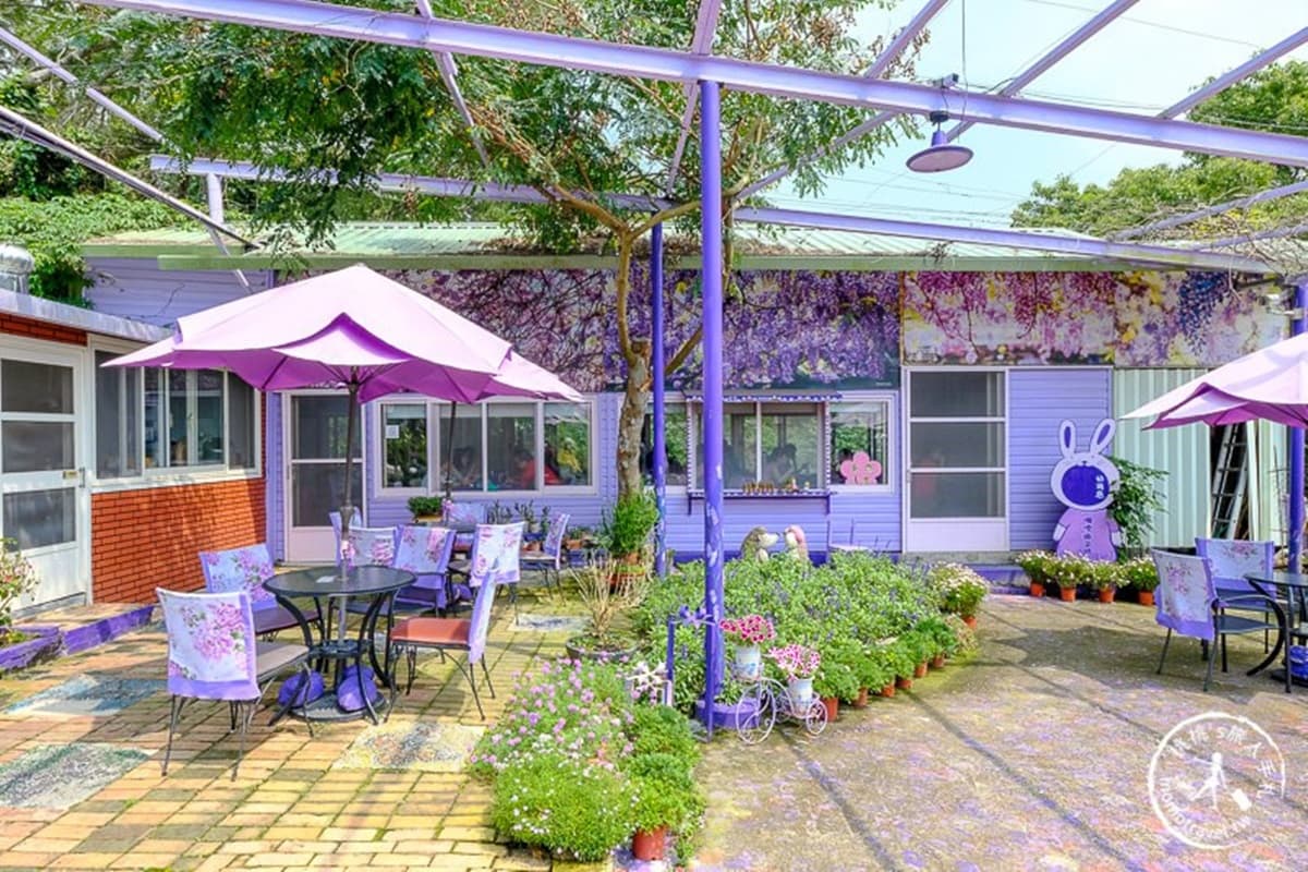 紫色控會愛!超繽紛園區必拍糖果小屋、紫藤花隧道,「雨傘大街」不用濾鏡就超美 紫色控會愛!超繽紛園區必拍糖果小屋、紫藤花隧道,「雨傘大街」不用濾鏡就超美