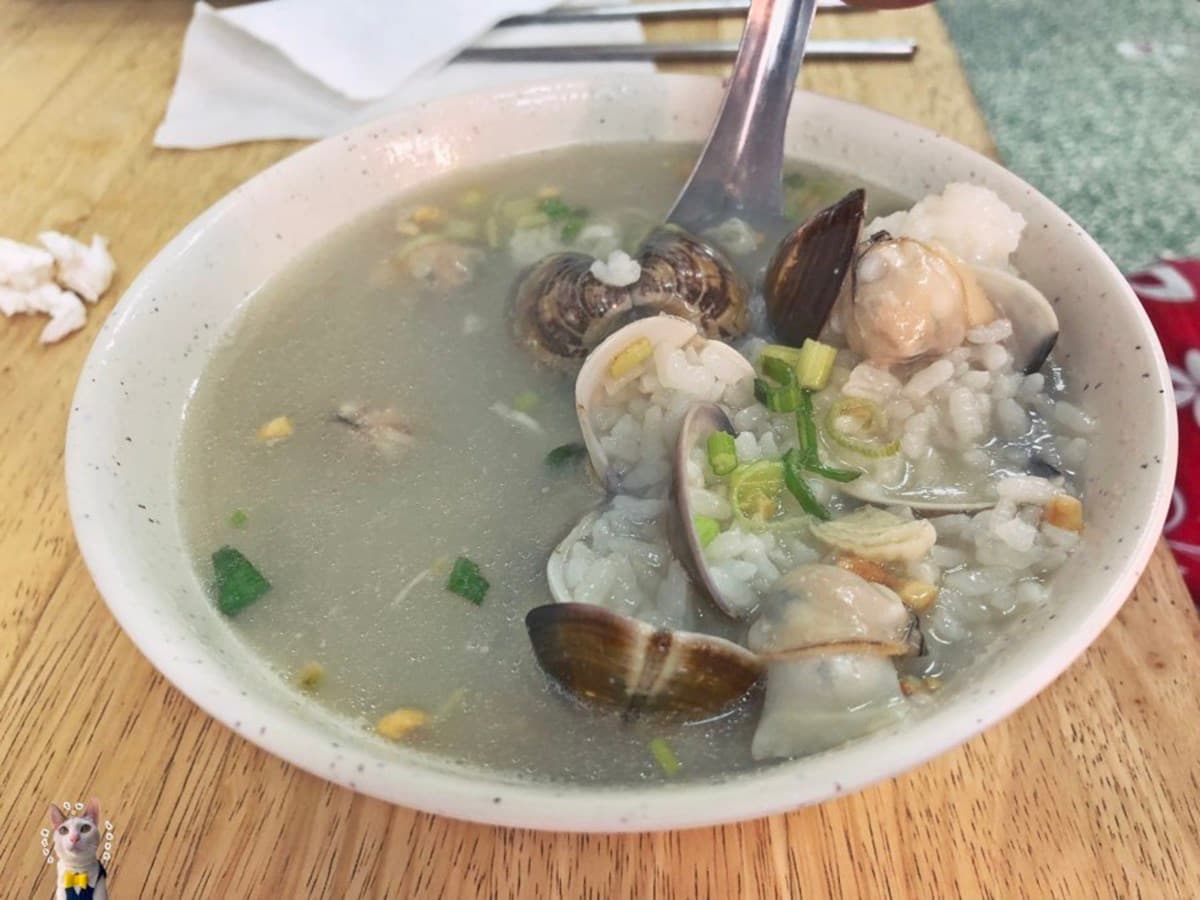 從台式吃到日式！台中人都在推「向上市場」周邊這7間：煙燻鴨香飯、薄切燒牛肉飯