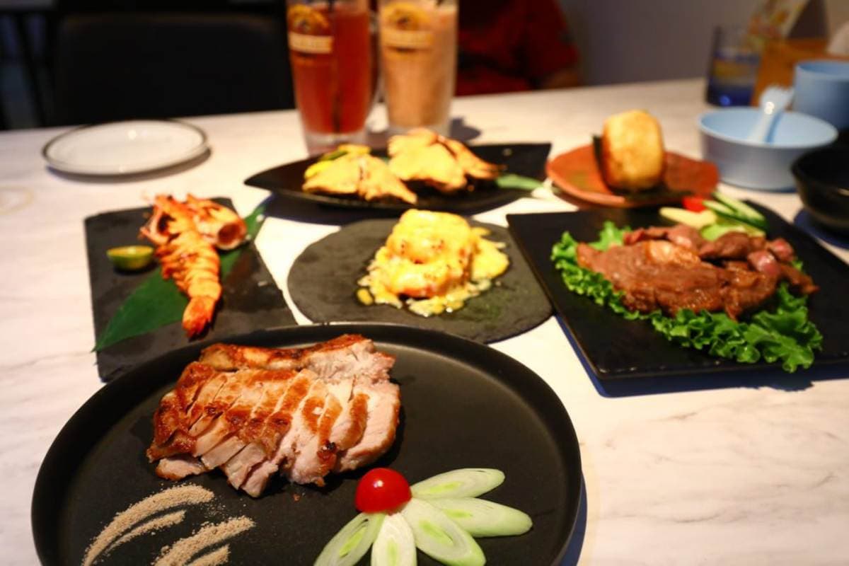 上班不厭世！內科8家療癒系美食：暖心麻油麵、「不想上班」鬆餅、邪惡豬腳