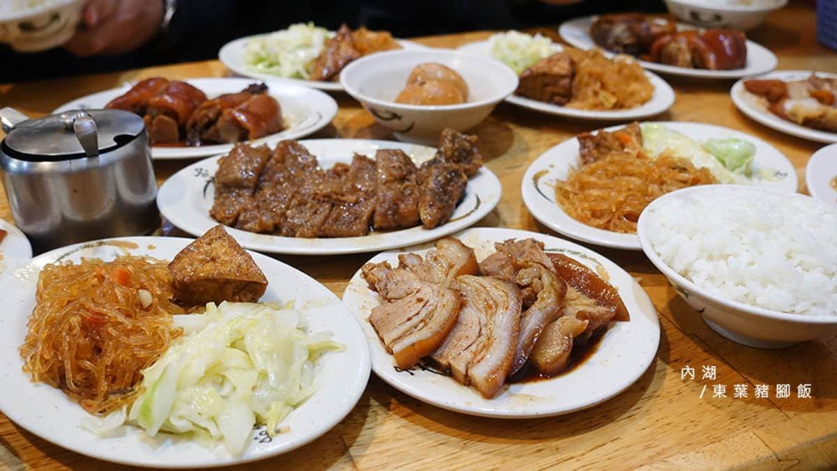 上班不厭世！內科8家療癒系美食：暖心麻油麵、「不想上班」鬆餅、邪惡豬腳