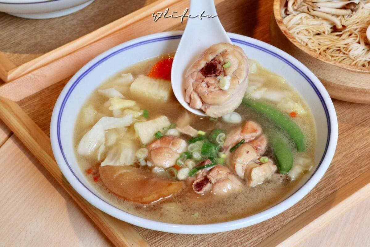 上班不厭世！內科8家療癒系美食：暖心麻油麵、「不想上班」鬆餅、邪惡豬腳