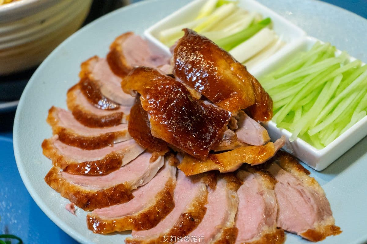 快tag男友！雙北6間美拍約會餐廳：預約制火鍋吃「金縷粥」、烤鴨店有環景瀑布