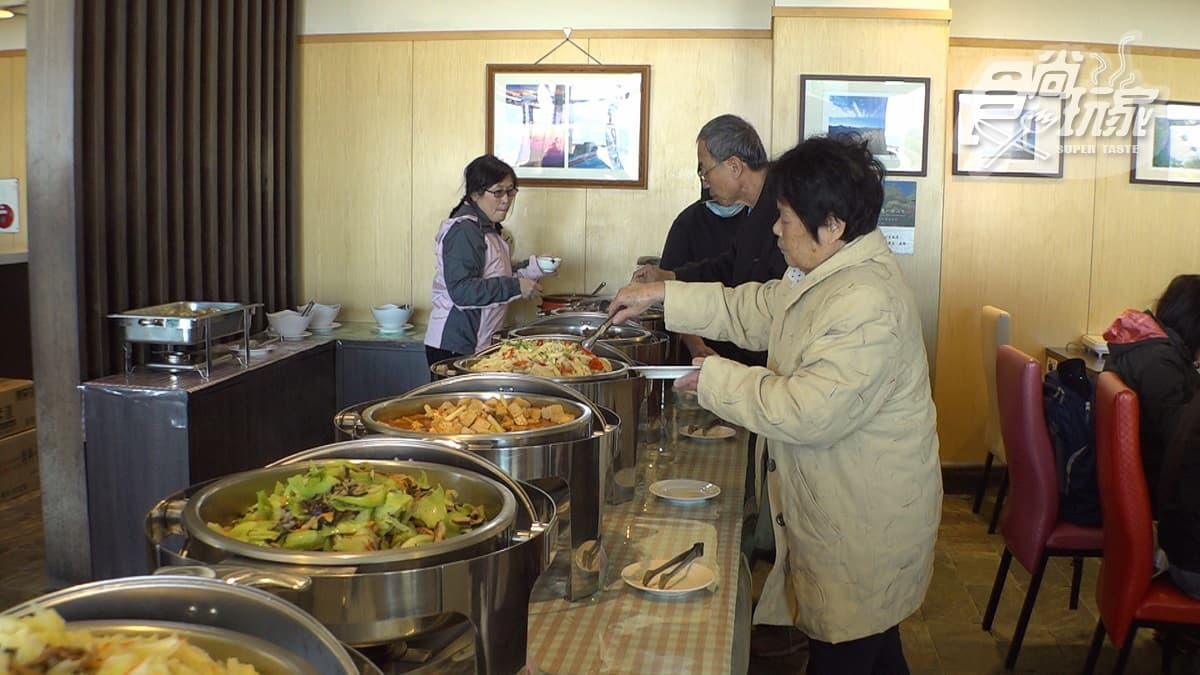 全台海拔最高Buffet！必吃厲害滷肉飯、芋頭燜鴨，再加點「鱘龍魚」火鍋