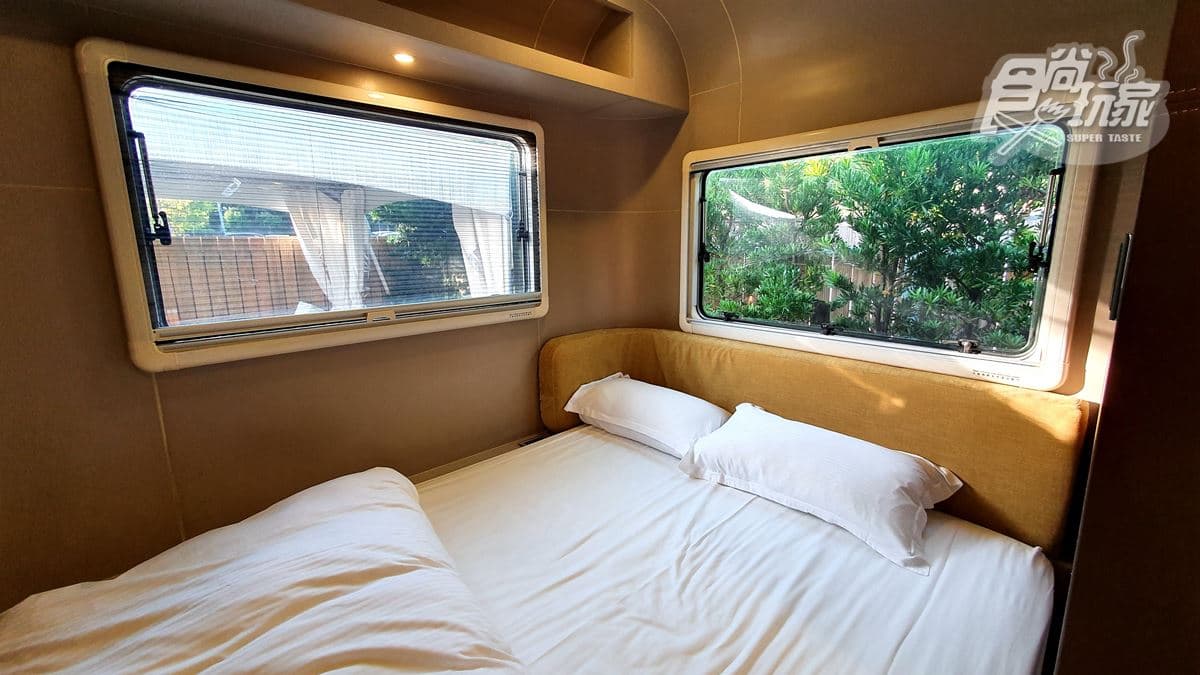 懶人露營首選宜蘭「Villa級」露營車！早晚餐管家送上門，營火旁烤棉花糖超好玩