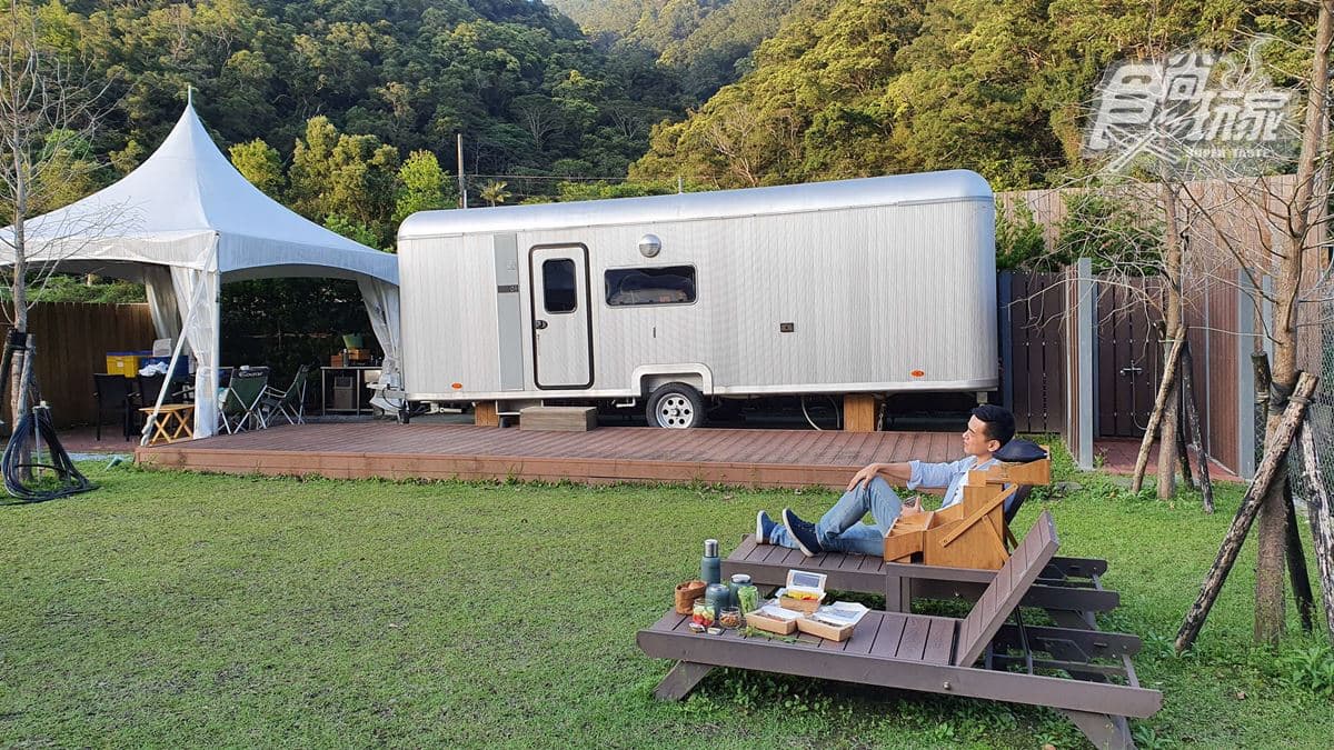 懶人露營首選宜蘭「Villa級」露營車！早晚餐管家送上門，營火旁烤棉花糖超好玩